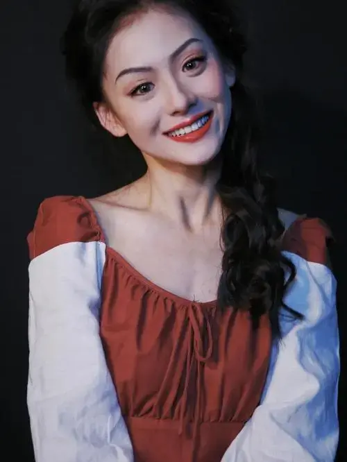 话剧阴谋与爱情角色露伊丝