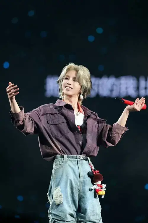 2025华晨宇火星演唱会西安站震撼开唱 上演古今交融的音乐盛宴