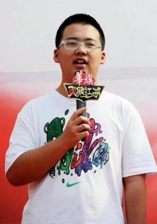 郭麒麟复胖引热议,当明星体重成为全民议题