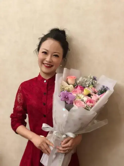 在话剧《密室惊魂——死亡十分钟》中饰演女主角佩姬2016年太湖艺术节
