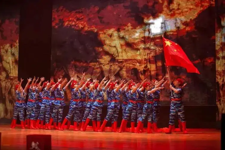 舞蹈《使命》话剧《王二小》儿童剧团精彩剧照近年来,