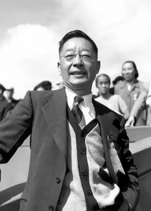 老舍经典改编话剧《二马》本周末上演 | 说不完的俏皮话儿,道不尽的