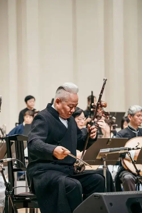 方锦龙国乐巡演登陆日本大阪,中西乐器合奏展国乐魅力