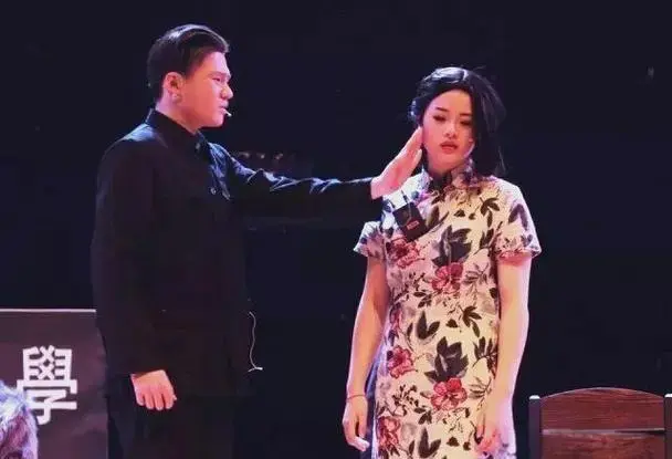 话剧《驴得水》:教育理想与人性考验的深度探讨