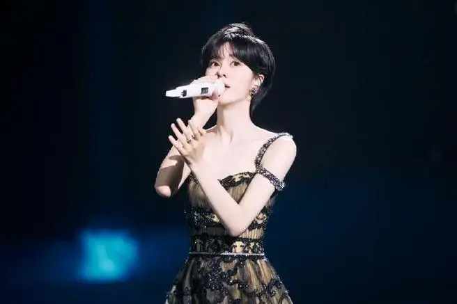 郁可唯演唱会官宣##郁可唯演唱会海报##郁可唯终身浪漫的开始巡 