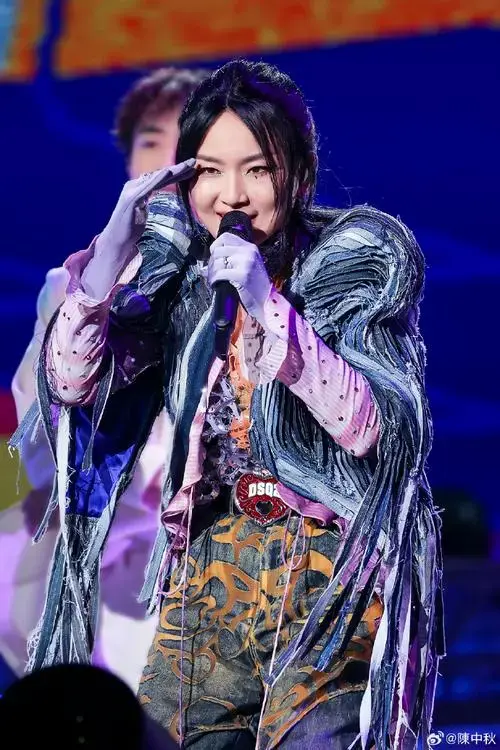周笔畅上海演唱会##周笔畅女大十八变巡回演唱会