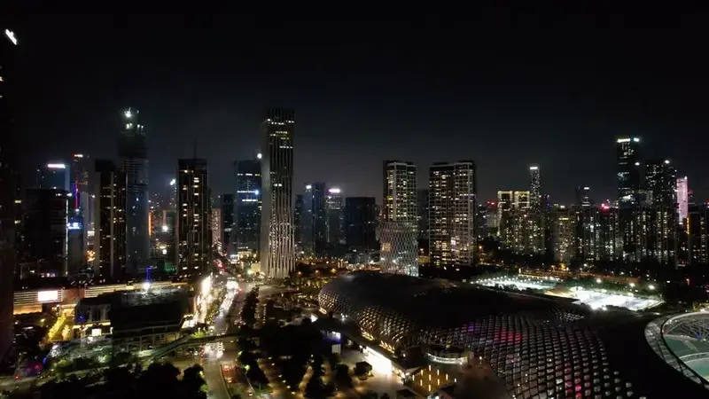 深圳湾体育中心的白与夜