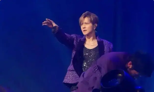 劣迹艺人罗志祥复出开演唱会!穿50万牛仔裤唱歌,脚上球鞋价值20万