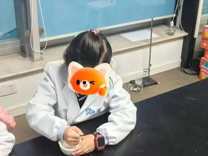 《曲直之间》来说,把晦涩的曲柄连杆知识融入趣味实操,一下就点燃了