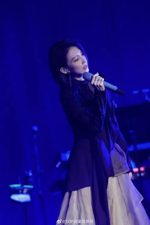 10月21日,金曲歌后#戴佩妮2023随风所遇演唱会#如约而至这场对@戴佩妮