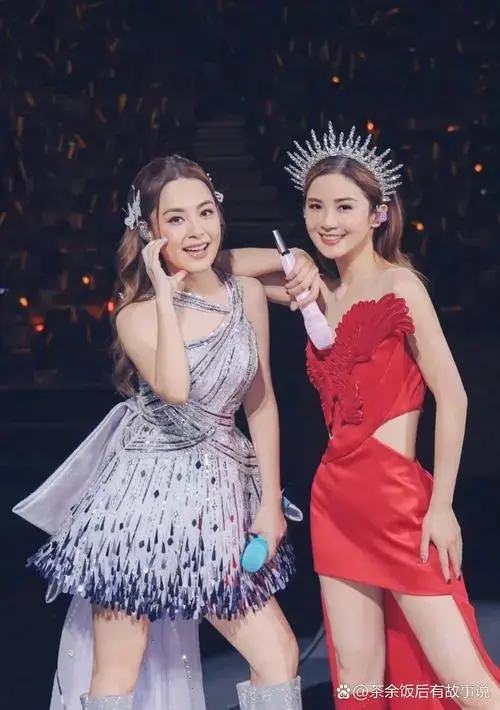 近期twins巡回演唱会掀起了一波青春回忆潮 她们舞台上的状态和阎值