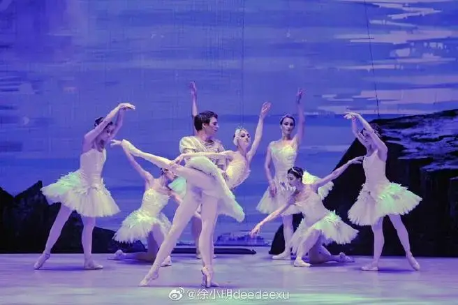 重庆大剧院超话🦢像《天鹅湖》这样的古典芭蕾代表作,我觉得是一生