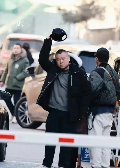 岳云鹏自曝春晚幕后压力:笑中藏泪,背后真相让人心疼!