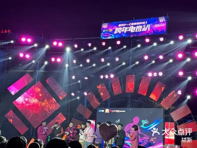 2023跨2024的跨年夜之气球放飞