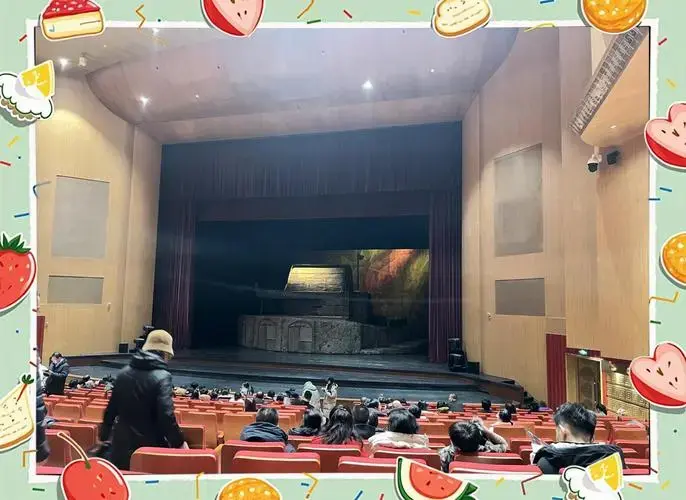 乌鲁木齐话剧夜🎭时长3小时的震撼体验