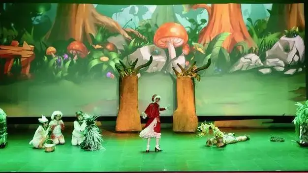 百老汇式儿童剧《小红帽》全新演绎,优惠票戳这里→|大灰狼|童话剧