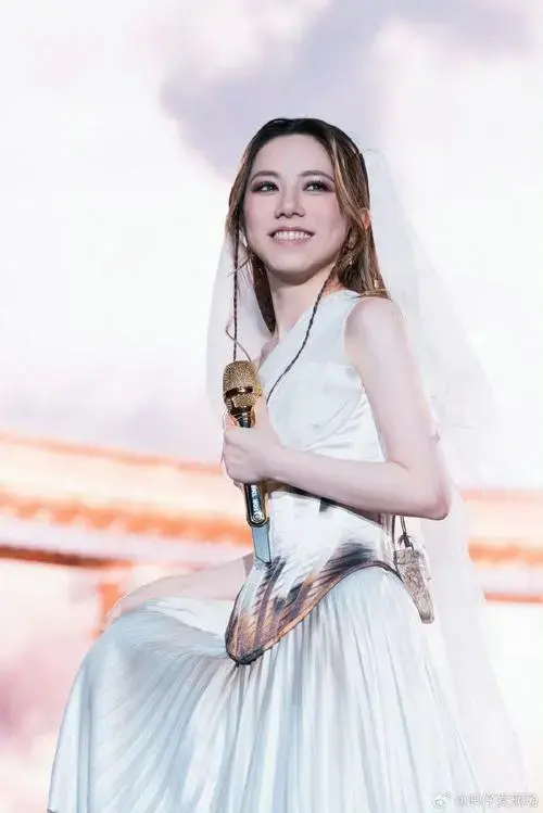 邓紫棋温州站抢票##邓紫棋iamgloria世界巡回演唱会