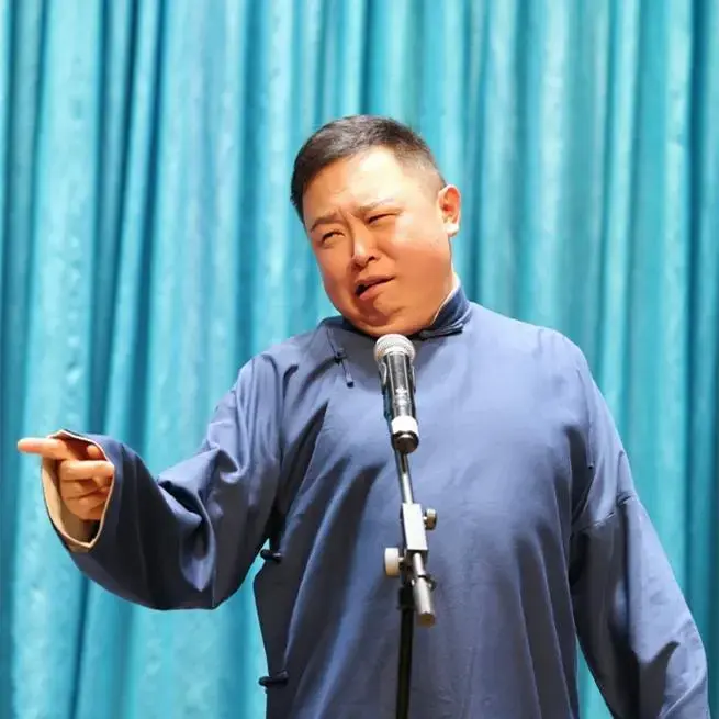 德云六队上演相声剧,阎鹤祥,张九南等到六队客串,还是伦哥会玩
