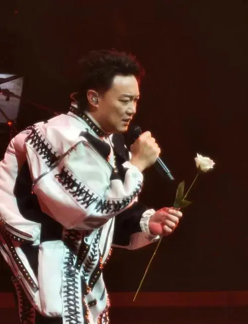 陈奕迅广州演唱会:一场视听盛宴