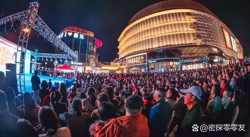 新年,深圳光明万达广场有跨年碰头局狂欢音乐会,现场真是嗨翻了,过年