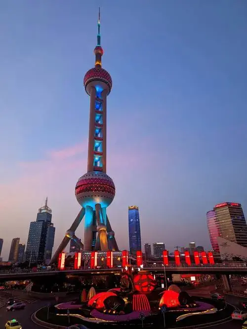 以上海外滩为景,光影中的沪上风华