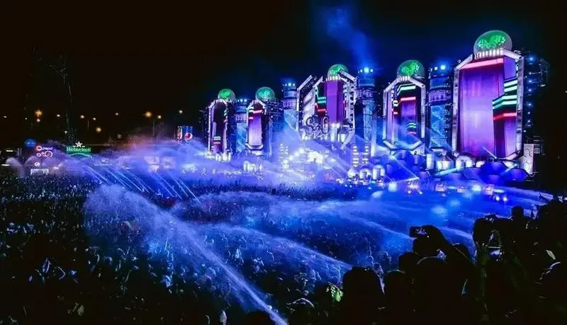 限时抢票!超大型泼水音乐节来袭,在广州享受世界级的泼水狂欢!