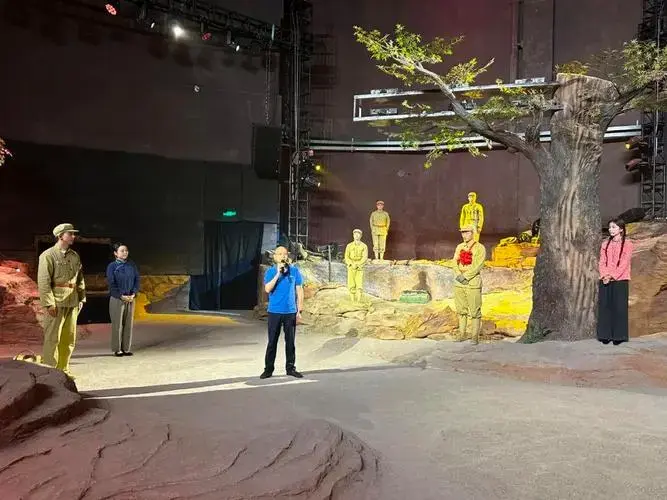 青年员工们仿佛重回抗美援朝时期,沉浸式体验了热血青春,感悟了先辈们