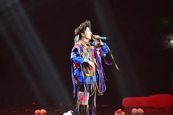 大张伟