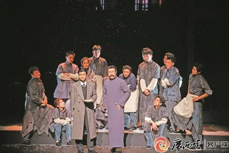 舞台剧《觉醒年代》点亮信仰之光