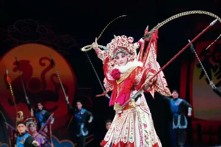 晚会由国家话剧院一级导演李伯男担任总导演,为党的百年华诞呈现出一