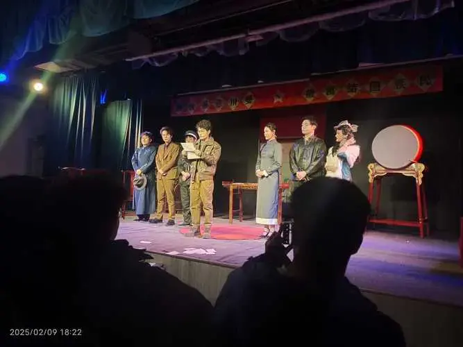头一回看话剧,真的有被演员的演技惊到,也
