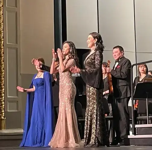 在凯迪拉克上海音乐厅聆听了百老汇音乐经典名曲,乐队水准相当高,发挥