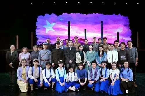 儿童剧《孩子剧团》上演