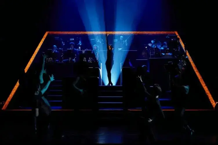 百老汇现象级音乐剧《芝加哥》今晚开演!这份观演攻略请收好