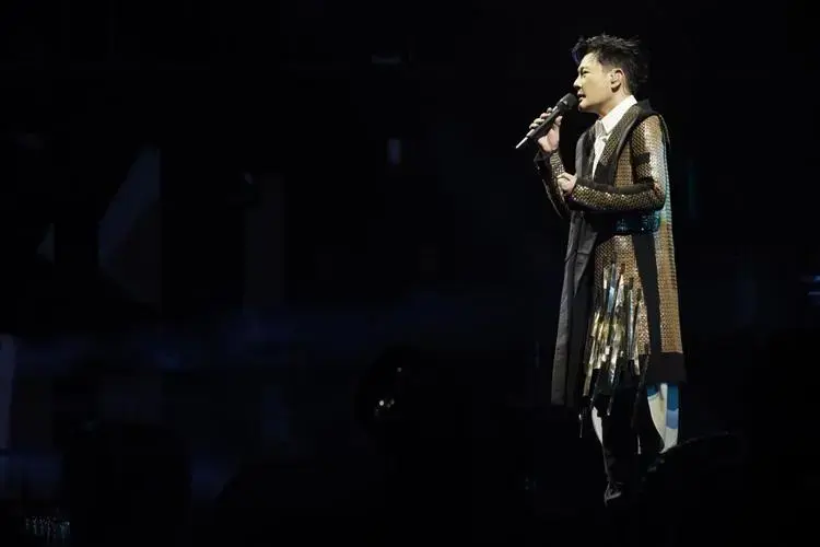 丨张信哲演唱会成都站唱响,