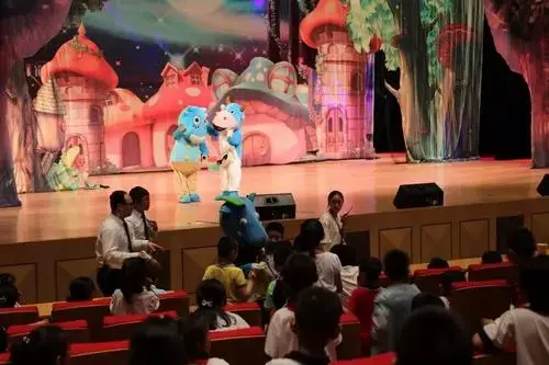 大型益智儿童剧《蓝世界》今晚在大厂民族宫火爆上演