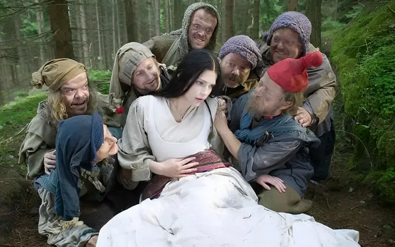 真人版《白雪公主》太辣眼睛了,快还我童年!