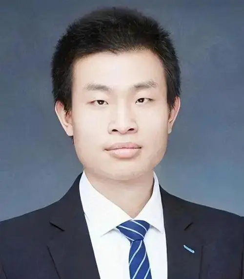 北大数学教授韦神换新装,网友热议背后有故事?
