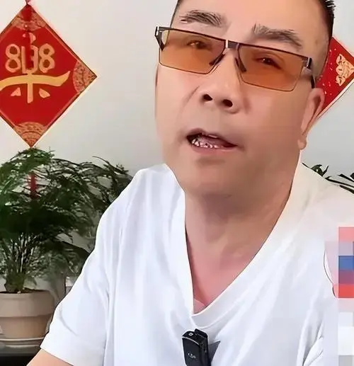 这需要相声演员和团队不断创新,既要接地气,又要保持高品位.