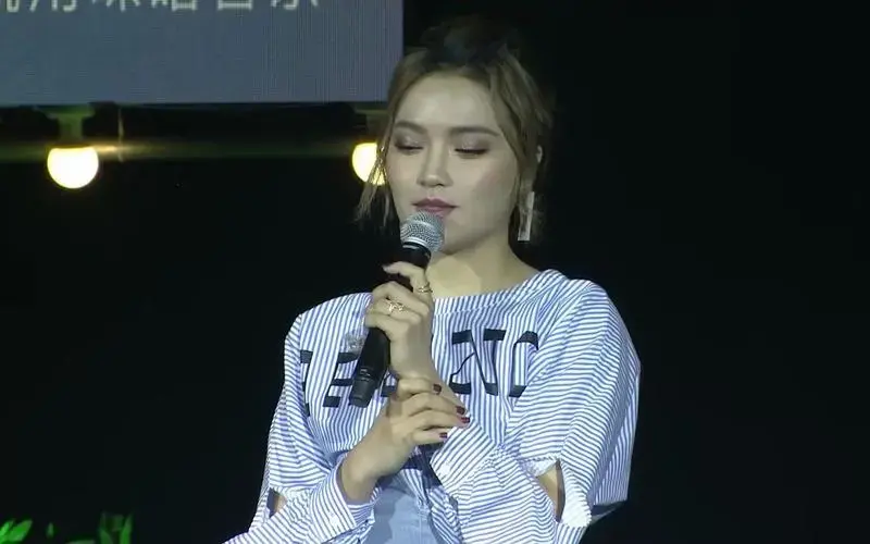 庄心妍彻底1080p2019咪咕音乐现场庄心妍重庆专场live