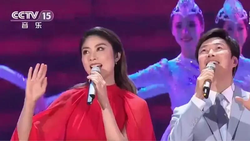 费玉清携手陈慧琳合唱《今夜无眠》,一开口惊艳全场,太好听了