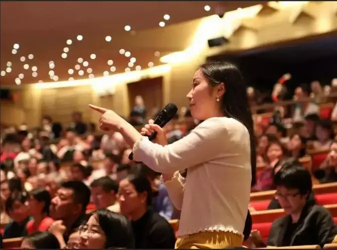 陈佩斯导演悬疑喜剧《老宅》重出江湖,这次的故事结局,轮到你决定
