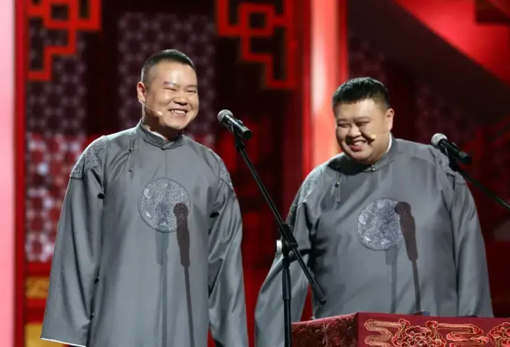 一冷一热,搭配得恰到好处,说起相声,金句频出,包袱不断,总能让现场的