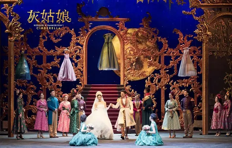 2018现象级音乐剧《灰姑娘》来袭鹭岛 华丽舞美再现魔法时刻