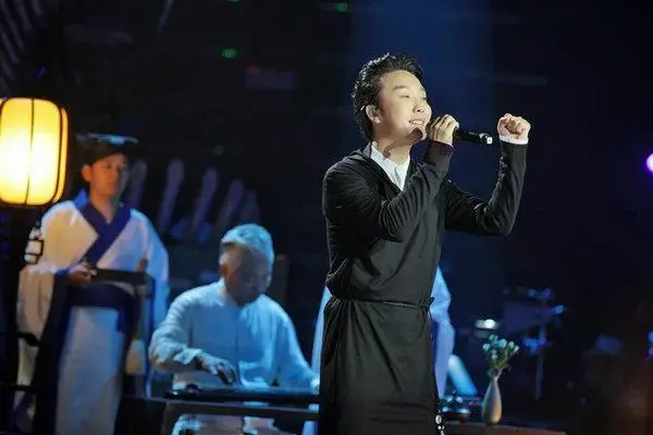 李玉刚《围炉音乐会》挑战《一人饮酒醉》