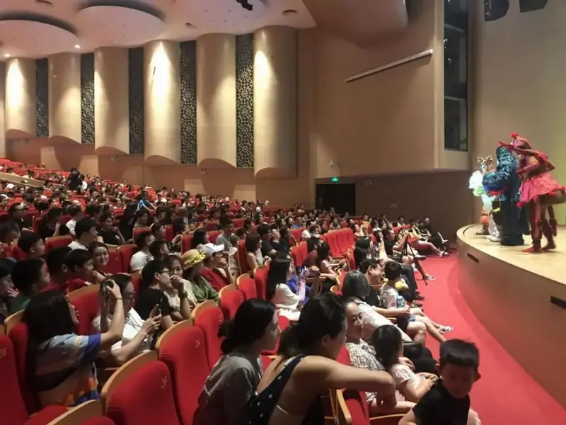 地下动物城营业暑期儿童剧黑马流浪猫王一票难求