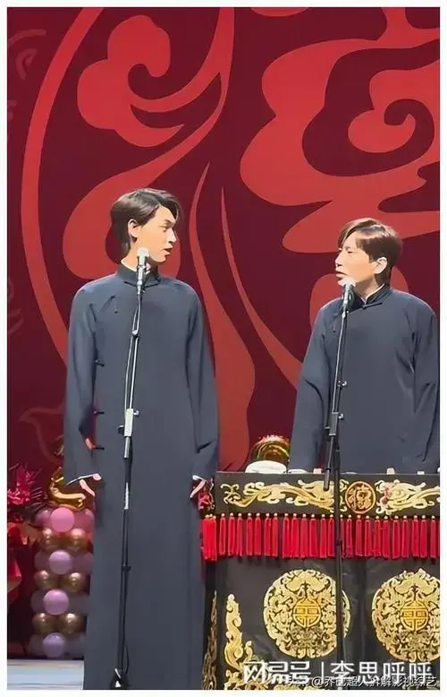 德云社三年终封箱,秦霄贤首次表演,郭德纲大实话夸岳云鹏忠孝.