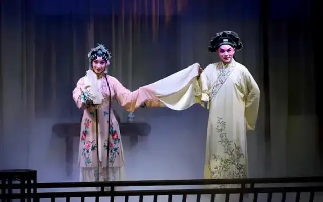 了解话剧《游园惊梦》的背后故事,深度解读演出主题构思!
