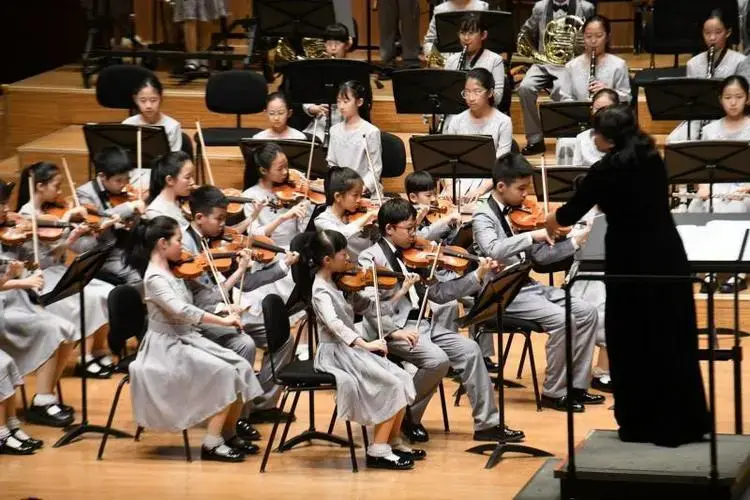 东直门中学金帆交响乐团2023专场音乐会举行
三校学生同台献艺