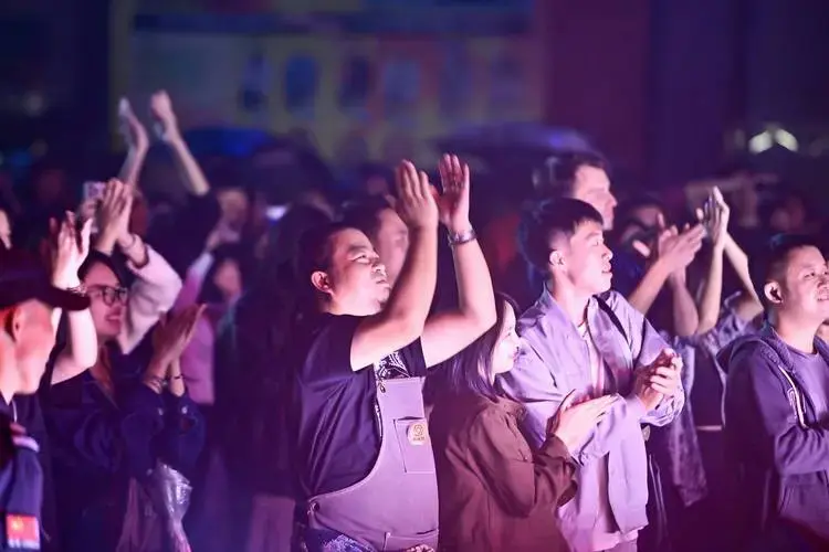 2024重庆天地音乐节启幕 音乐盛宴点燃国庆热情